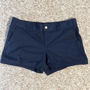 Women’s Under armour size 8 shorts